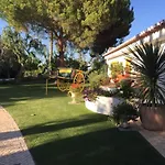 Villa Lagos Algarve For Families & Friends, 6 Bedrooms, 7 Bathrooms, Pool, Bbq, Heating *