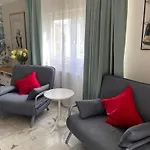 Lagos Algarve For Families & Friends, 6 Bedrooms, 7 Bathrooms, Pool, Bbq, Heating Villa Pedra Alcada