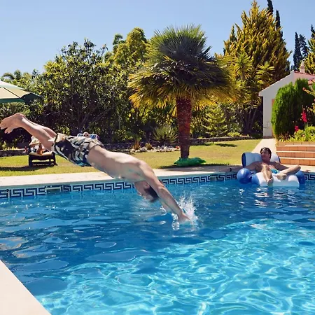 Lagos Algarve For Families & Friends, 6 Bedrooms, 7 Bathrooms, Pool, Bbq, Heating Villa