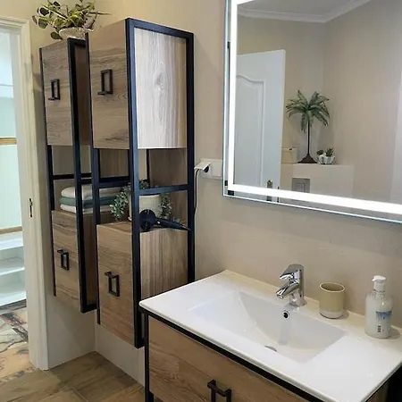 Lagos Algarve For Families & Friends, 6 Bedrooms, 7 Bathrooms, Pool, Bbq, Heating