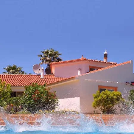 Villa Lagos Algarve For Families & Friends, 6 Bedrooms, 7 Bathrooms, Pool, Bbq, Heating
