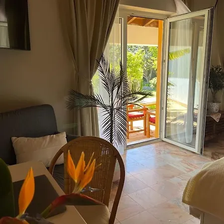 Lagos Algarve For Families & Friends, 6 Bedrooms, 7 Bathrooms, Pool, Bbq, Heating Villa *