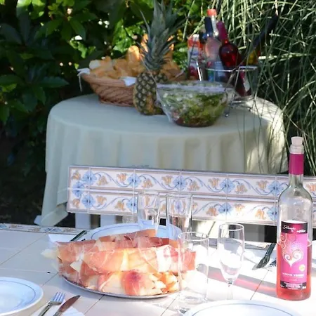 Lagos Algarve For Families & Friends, 6 Bedrooms, 7 Bathrooms, Pool, Bbq, Heating Вилла *