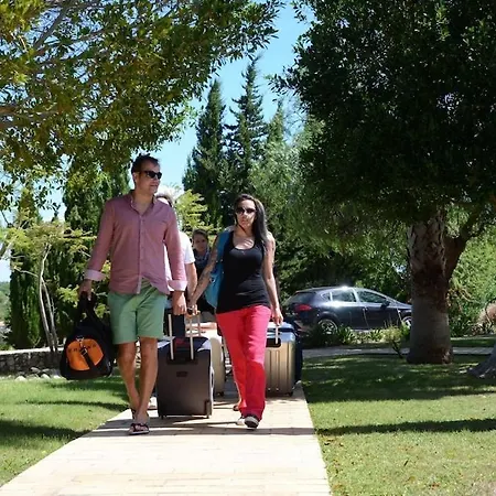 Lagos Algarve For Families & Friends, 6 Bedrooms, 7 Bathrooms, Pool, Bbq, Heating Villa *