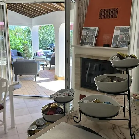 Lagos Algarve For Families & Friends, 6 Bedrooms, 7 Bathrooms, Pool, Bbq, Heating Вилла *