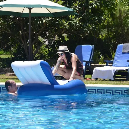 Lagos Algarve For Families & Friends, 6 Bedrooms, 7 Bathrooms, Pool, Bbq, Heating Вилла