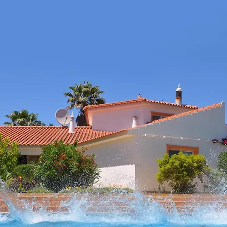 Villa Lagos Algarve For Families & Friends, 6 Bedrooms, 7 Bathrooms, Pool, Bbq, Heating *