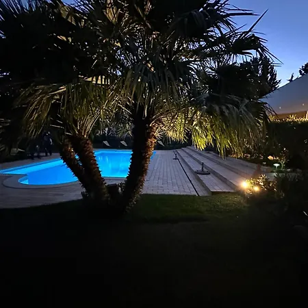 Lagos Algarve For Families & Friends, 6 Bedrooms, 7 Bathrooms, Pool, Bbq, Heating Вилла